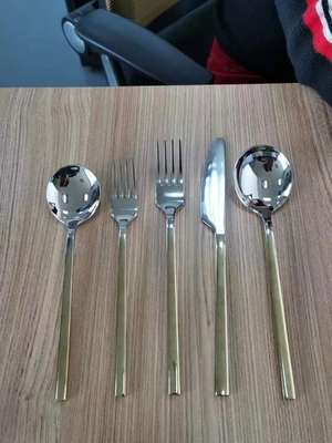 Couverts en verre Ss Couverts de cuisine Machine de revêtement sous vide PVD multicolore