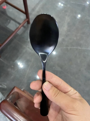 Appareils de cuisine en acier inoxydable Vaporisation par arc cathodique Machine de revêtement PVD sous vide pour couleur noire