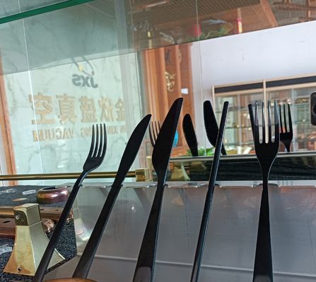 Machine de revêtement PVD noir or pour pièces de moteur