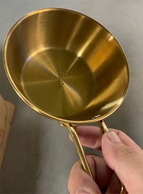 Machine de revêtement sous vide PVD métallisation/Machine de revêtement multi-arc pour bouteilles/bracelets/quincaillerie