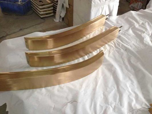 Machine de dépôt PVD à ions multi-arcs pour le revêtement de bijoux en or, argent et noir avec système de contrôle entièrement automatique