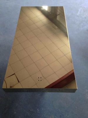 Machine de revêtement optique professionnelle sous vide vertical PVD pour le dépôt par pulvérisation de panneaux tactiles de voiture