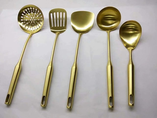 Machine automatique de revêtement au nitrure de titane PVD pour charnière de porte en acier inoxydable