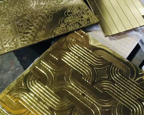 Équipement de revêtement PVD pour matériaux de construction en céramique avec revêtement de couleur personnalisé et fonctionnement entièrement automatique