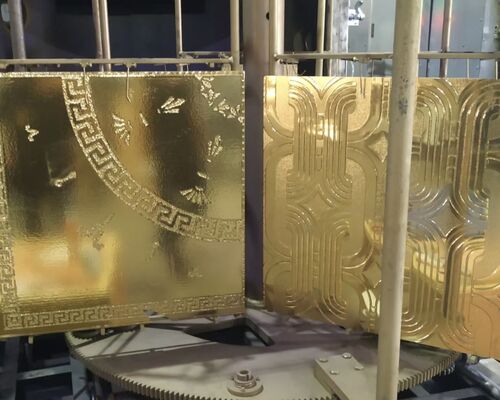 Équipement de revêtement PVD pour matériaux de construction en céramique avec revêtement de couleur personnalisé et fonctionnement entièrement automatique