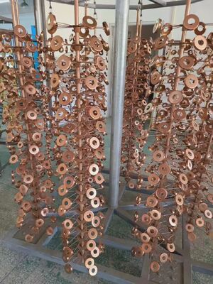 Machine de revêtement sous vide PVD à petit matériel avec revêtement résistant à l'usure de haute dureté et contrôle automatique complet