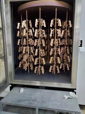 Machine de revêtement sous vide PVD avec revêtement anticorrosion haute résistance à l'usure et système de contrôle automatique complet pour les pièces de serrure