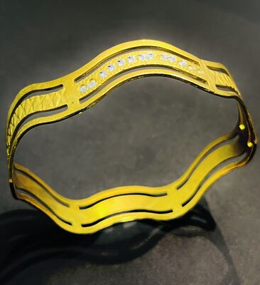 Machine de revêtement PVD pour bijoux avec équipement de placage sous vide multicolore doté d'un système de contrôle entièrement automatique et d'une garantie d'un an