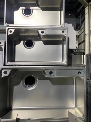 Machine de placage sous vide PVD en acier inoxydable avec revêtement résistant à la corrosion sans danger pour les aliments et contrôle automatique complet