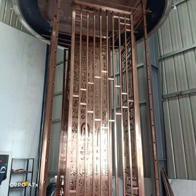Machine de revêtement PVD résistant aux rayures de grande capacité avec contrôle automatique complet pour les écrans en acier inoxydable