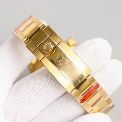 Machine de revêtement PVD entièrement automatique pour boîtiers et bracelets de montres de qualité bijoux avec garantie d'un an