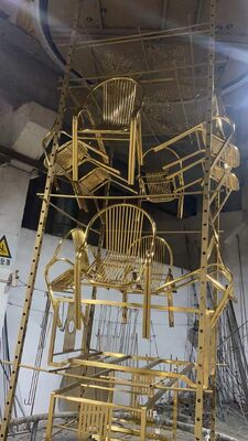 Machine de revêtement PVD de grand lot avec système de contrôle automatique complet et différentes options de couleurs pour les cadres de meubles métalliques