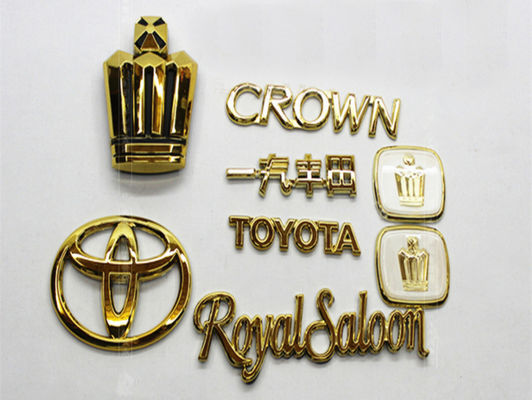 Machine de revêtement PVD entièrement automatique avec chambre à vide en acier inoxydable et technologie de revêtement ionique multi-arc pour revêtement décoratif matériel