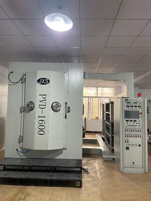 Un bon prix. Machine de revêtement PVD entièrement automatique pour boissons avec taille de chambre personnalisée et processus de revêtement durable pour la production de tasses en ligne