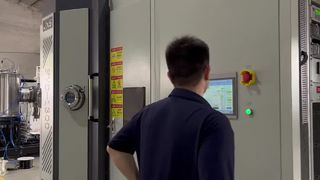 Machine compacte de revêtement sous vide PVD 1300 × 1350